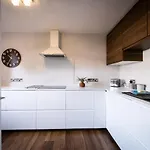 Bellman - Pet Friendly With Parking - Free Off-site Health Club Access With Pool, Sauna, Steam & Gym Short 10 Minute Drive Away Apartment Winster (Cumbria)