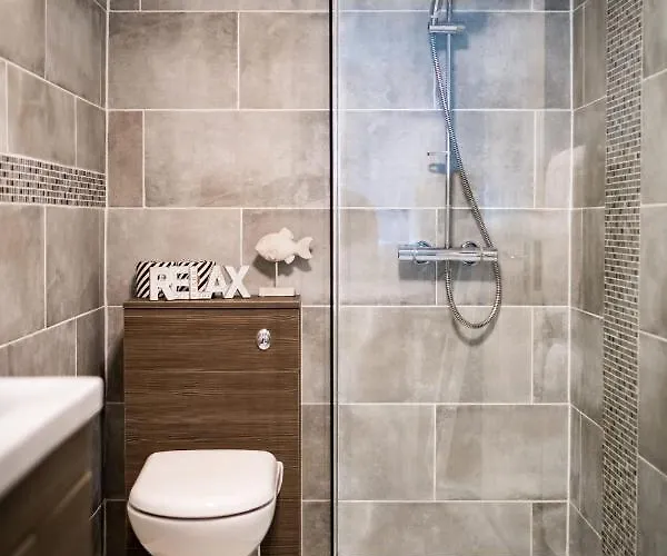 Bellman - Pet Friendly With Parking - Free Off-site Health Club Access With Pool, Sauna, Steam & Gym Short 10 Minute Drive Away * Winster (Cumbria)