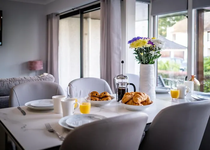 Appartement Bellman - Pet Friendly With Parking - Free Off-site Health Club Access With Pool, Sauna, Steam & Gym Short 10 Minute Drive Away