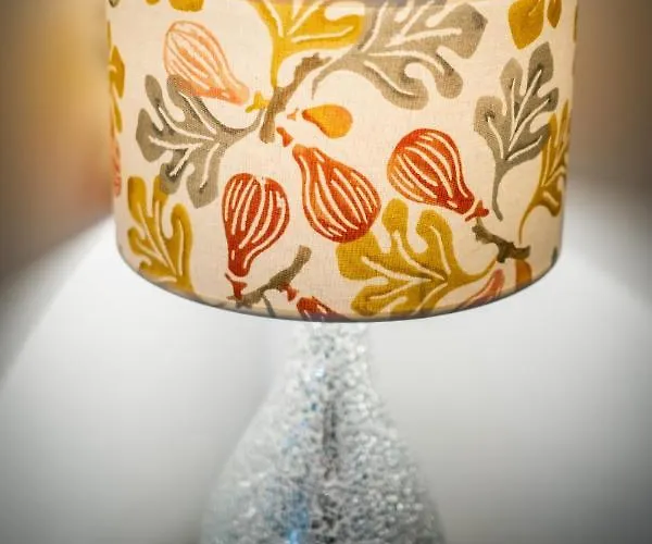 Bellman - Pet Friendly With Parking - Free Off-site Health Club Access With Pool, Sauna, Steam & Gym Short 10 Minute Drive Away