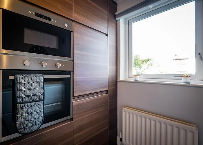 Bellman - Pet Friendly With Parking - Free Off-site Health Club Access With Pool, Sauna, Steam & Gym Short 10 Minute Drive Away