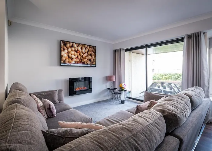 Appartement Bellman - Pet Friendly With Parking - Free Off-site Health Club Access With Pool, Sauna, Steam & Gym Short 10 Minute Drive Away