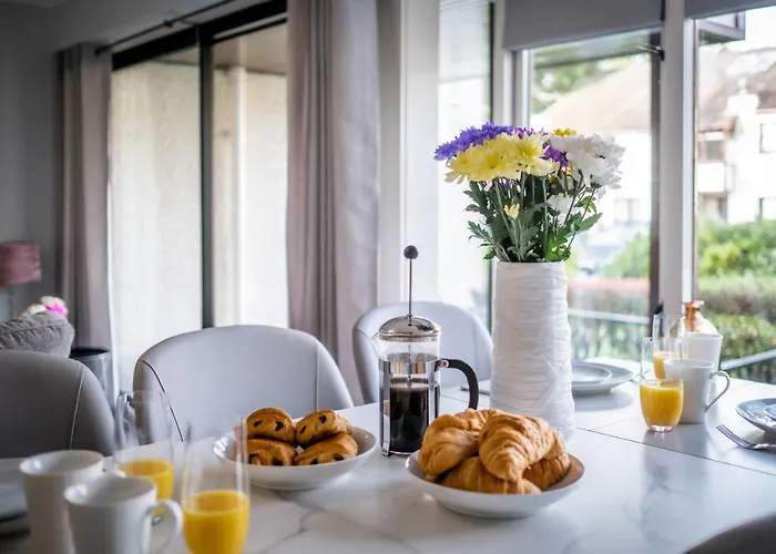 Bellman - Pet Friendly With Parking - Free Off-site Health Club Access With Pool, Sauna, Steam & Gym Short 10 Minute Drive Away Appartement