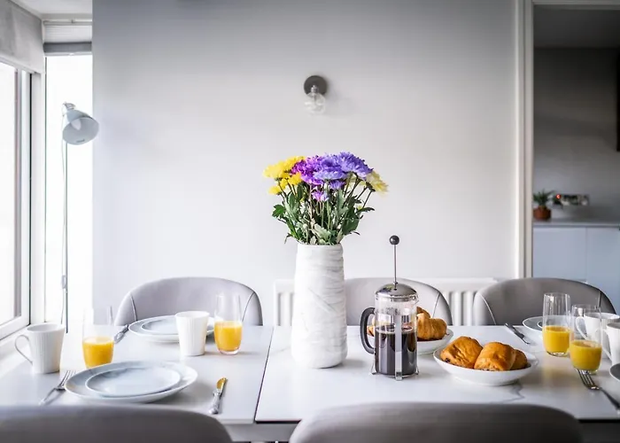 Bellman - Pet Friendly With Parking - Free Off-site Health Club Access With Pool, Sauna, Steam & Gym Short 10 Minute Drive Away