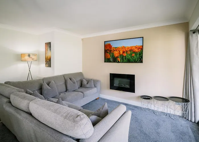 Bellman - Pet Friendly With Parking - Free Off-site Health Club Access With Pool, Sauna, Steam & Gym Short 10 Minute Drive Away