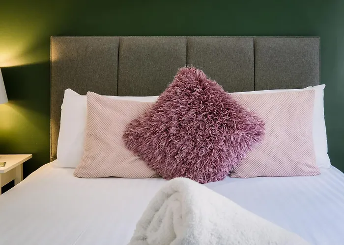 Bellman - Pet Friendly With Parking - Free Off-site Health Club Access With Pool, Sauna, Steam & Gym Short 10 Minute Drive Away Appartement