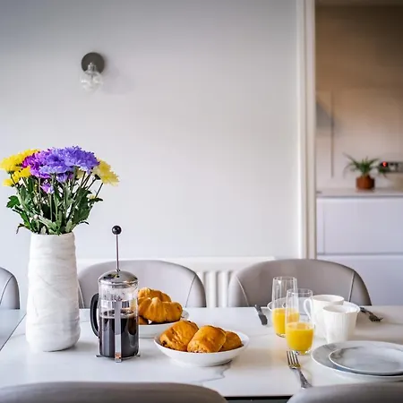 Bellman - Pet Friendly With Parking - Free Off-site Health Club Access With Pool, Sauna, Steam & Gym Short 10 Minute Drive Away 아파트