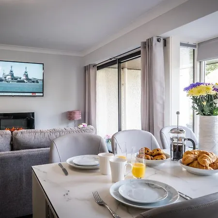 Bellman - Pet Friendly With Parking - Free Off-site Health Club Access With Pool, Sauna, Steam & Gym Short 10 Minute Drive Away * Winster (Cumbria)