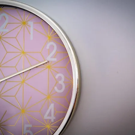 Bellman - Pet Friendly With Parking - Free Off-site Health Club Access With Pool, Sauna, Steam & Gym Short 10 Minute Drive Away Apartment *