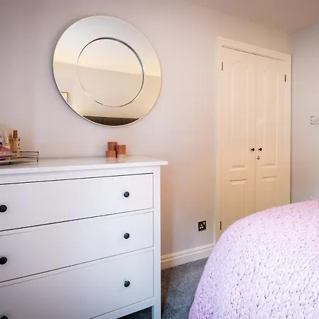 Apartment Bellman - Pet Friendly With Parking - Free Off-site Health Club Access With Pool, Sauna, Steam & Gym Short 10 Minute Drive Away *